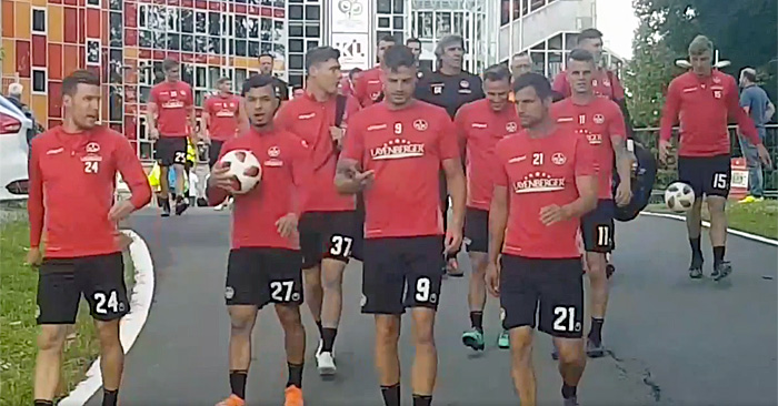 Rote Teufel starten mit 22 Spielern ins Training