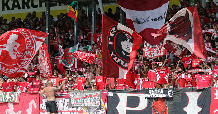 Blick in die Kurve: Heimspiel beim Dorfklub