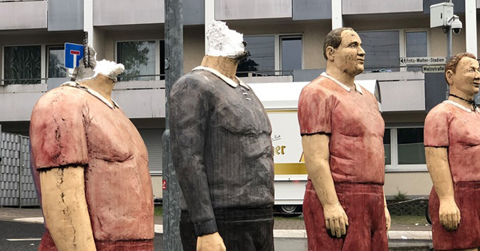 Fußballfiguren am Elf-Freunde-Kreisel beschädigt