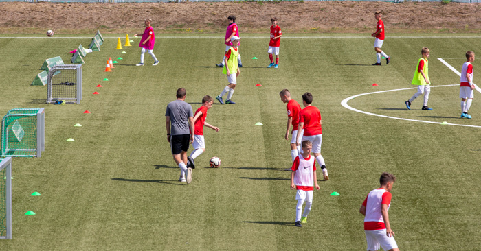 FCK-Fußballschule geht in den Ferien wieder auf Tour