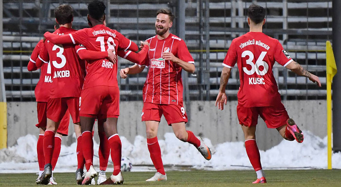 Röser trifft doppelt: Türkgücü bezwingt Magdeburg