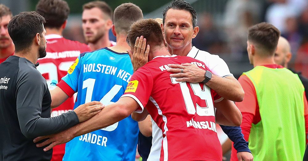 Schuster lobt und mahnt: 
