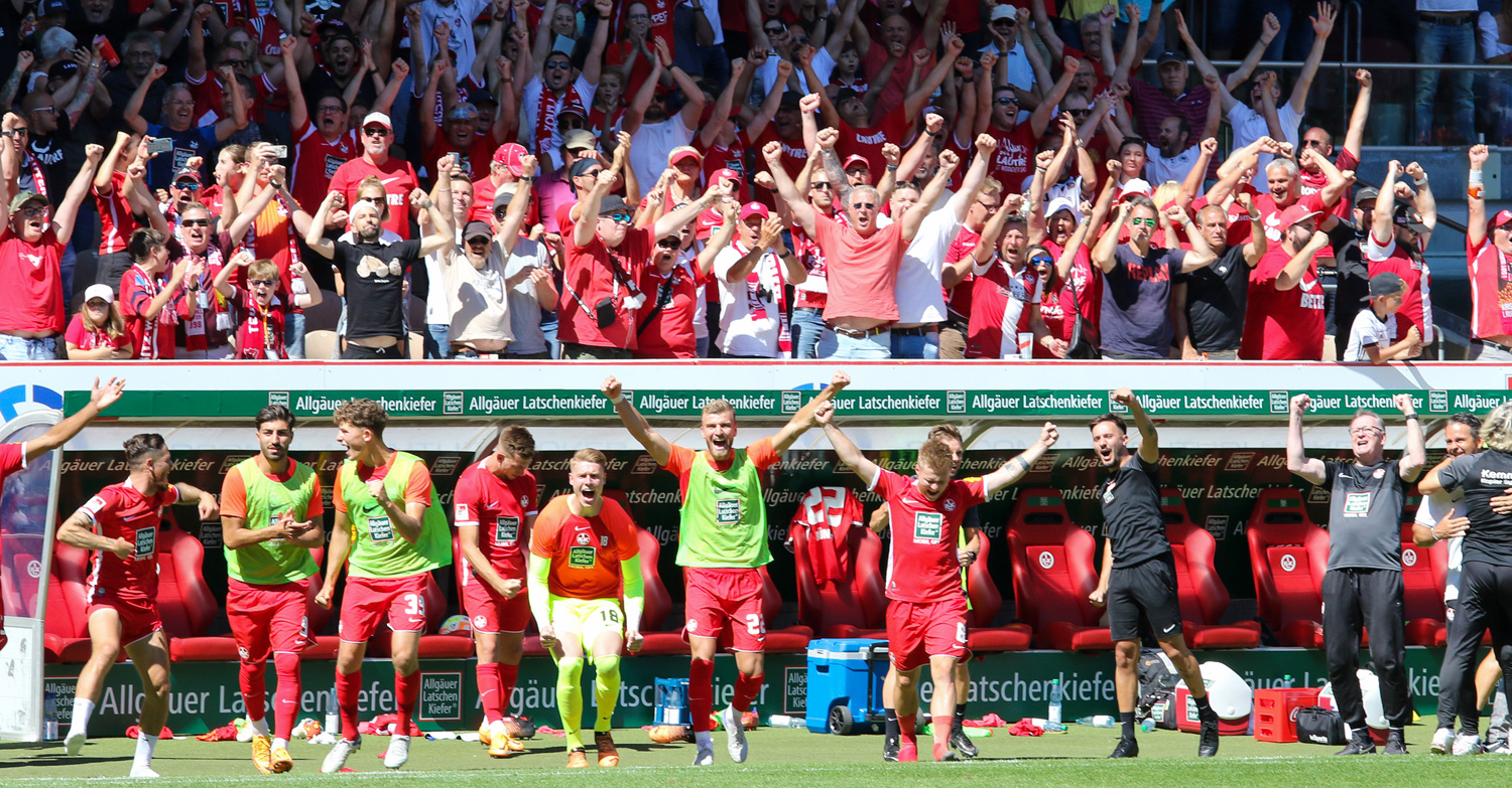 Blick in die Kurve: Jubel und Kritik auf der Tribüne