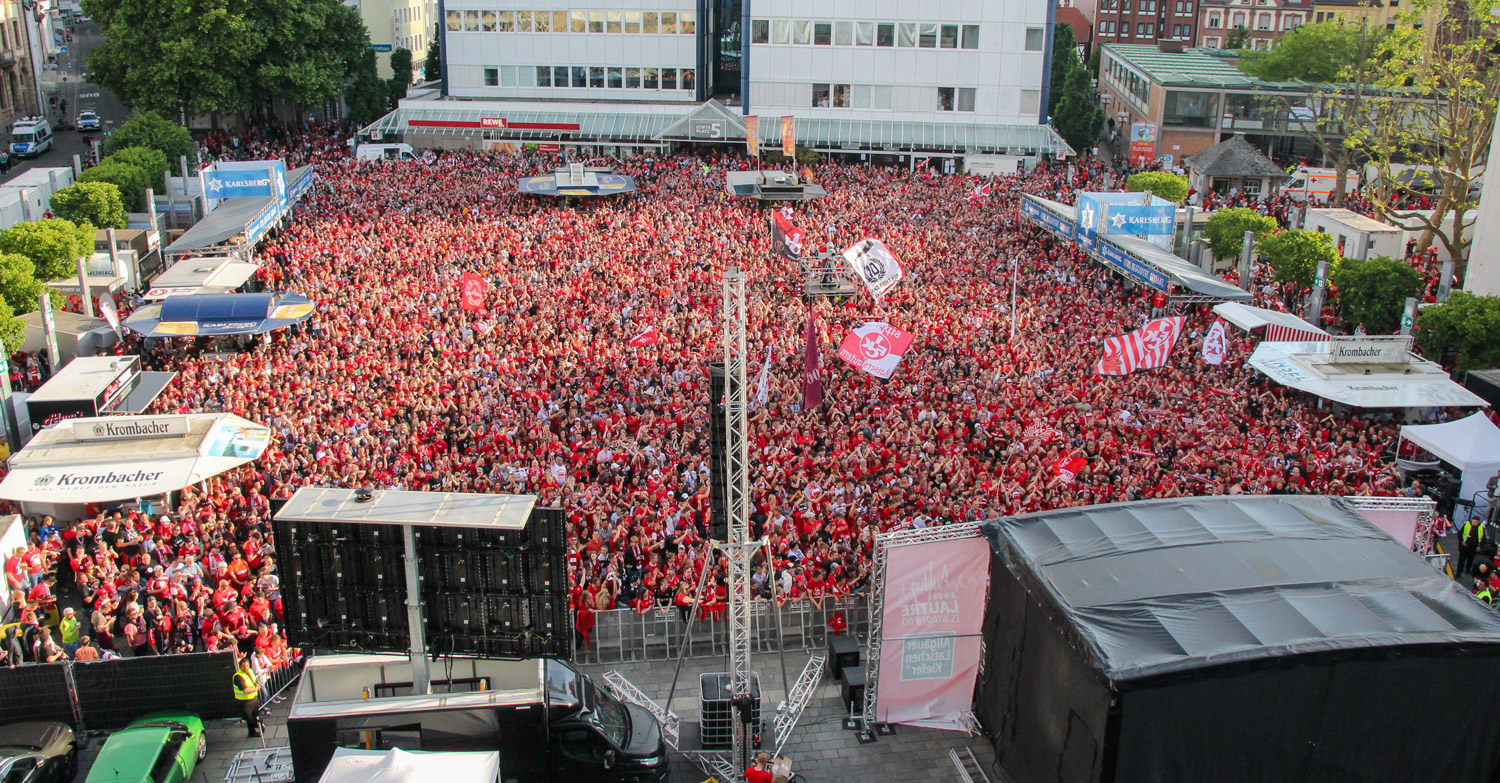 Finale: Public Viewing und Team-Empfang am Stiftsplatz