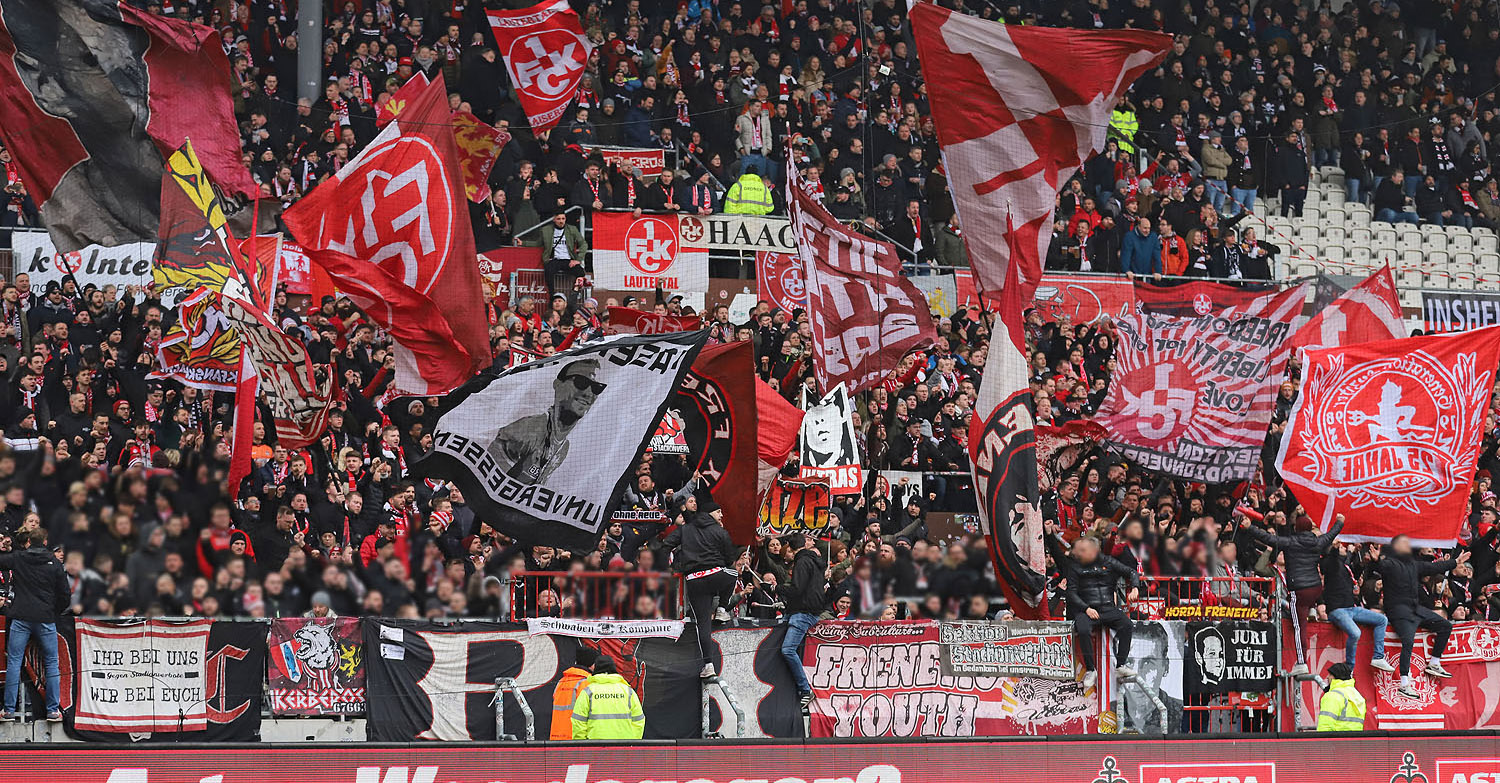 Über 3.000 FCK-Fans feiern ihr Team trotz der Niederlage