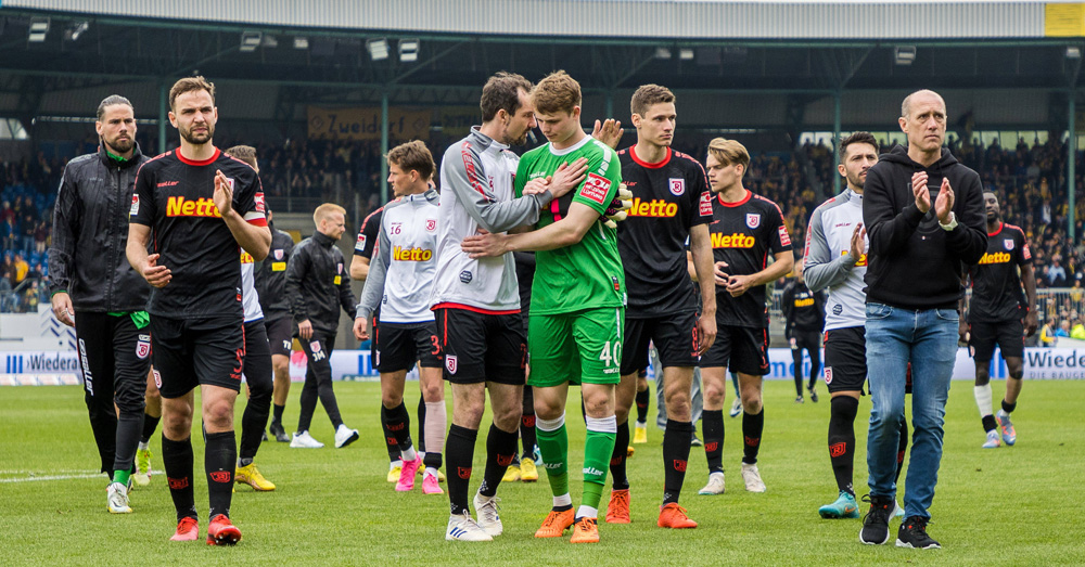 Sandhausen und wohl Regensburg müssen in die 3. Liga