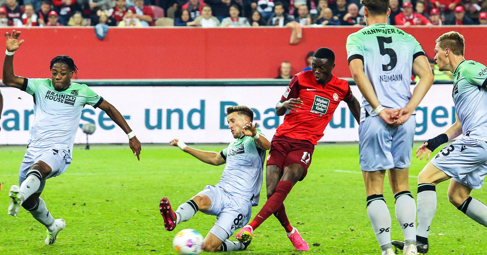 Aaron Opoku über fehlende Konstanz und Schlagermusik