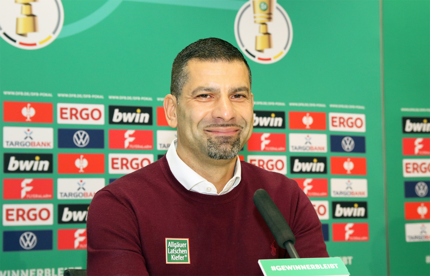 Grammozis plant mit Ache und vielleicht Luthe im Pokal