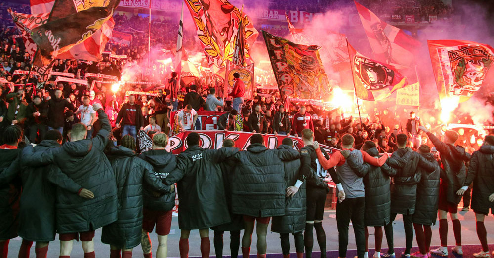 Halbfinale, wir kommen! Betze feiert Cup-Party in Berlin