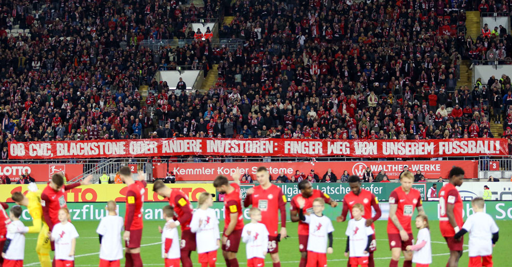 Flyer, Flummis, Frust: Protest und Abstiegsangst am Betze