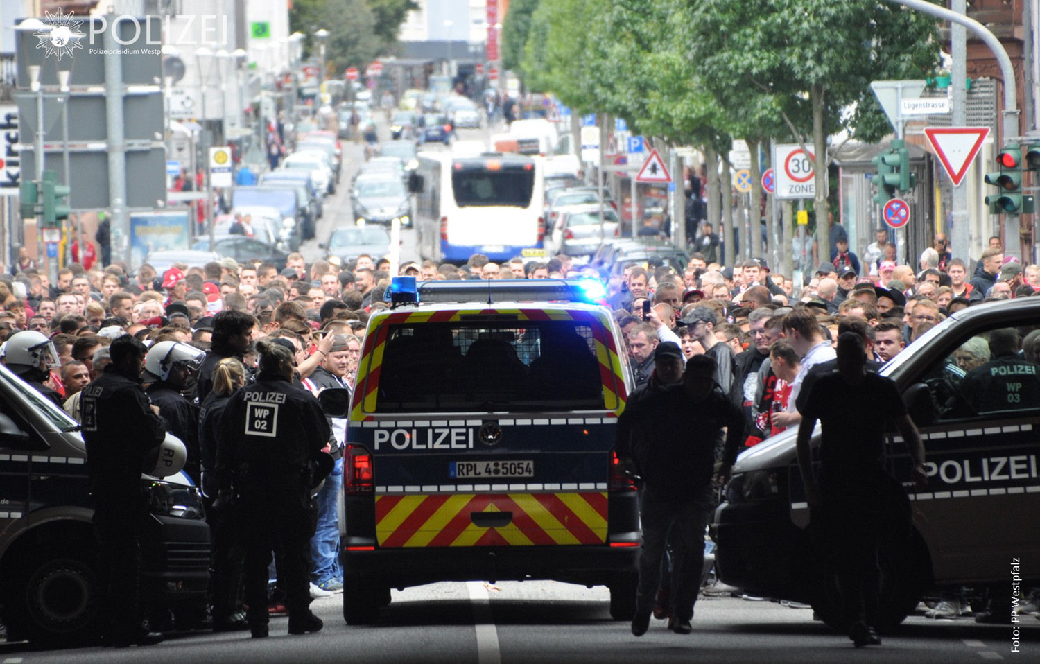 Stadt und Polizei beraten über Verkehr bei FCK-Spielen