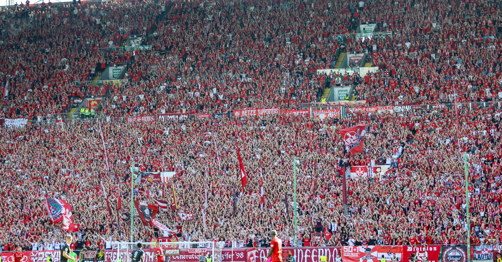 Große Kulisse auf dem Betze und schöne Geste von Fürth